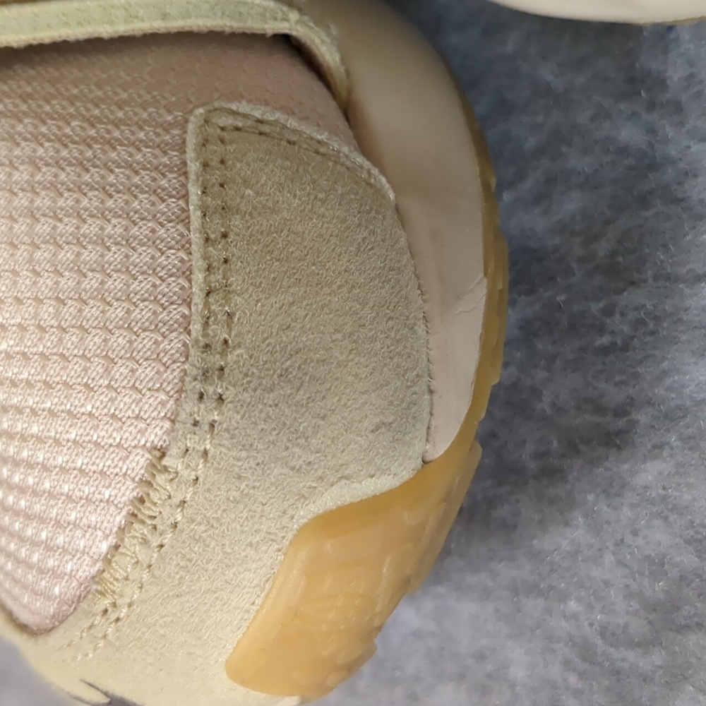 Nike Women's Athletic Shoes Beige - Picture 8 of 10
